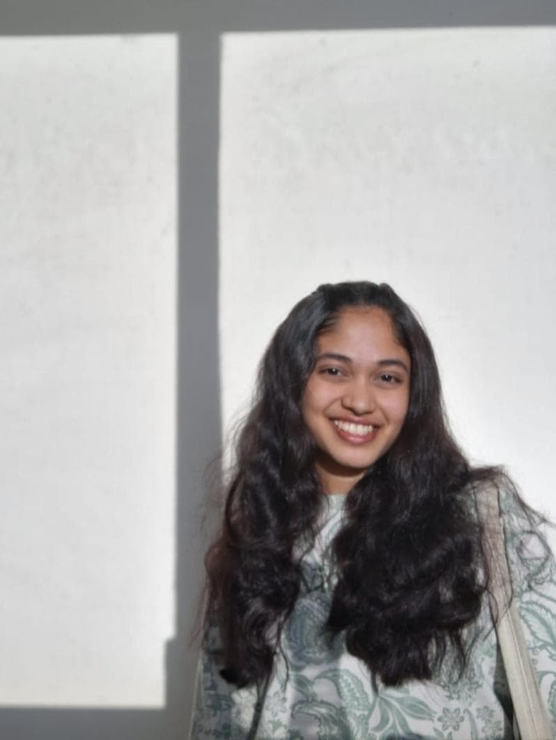 Hinal Mhatre — coordinator(s) of the Readiculous — Library Club